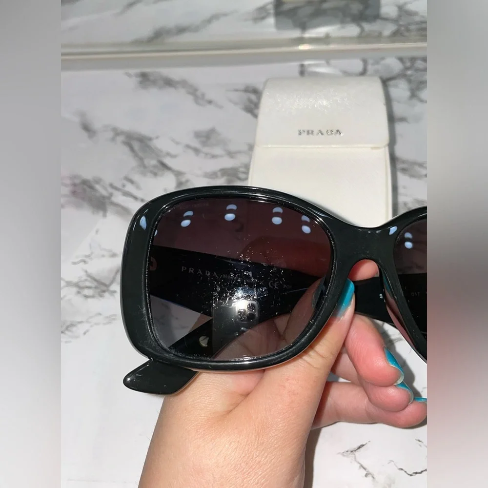 ❌❌SOLD❌❌Prada Black Oversized Sunglasses SPR32P 57017 - Picture 8 of 15